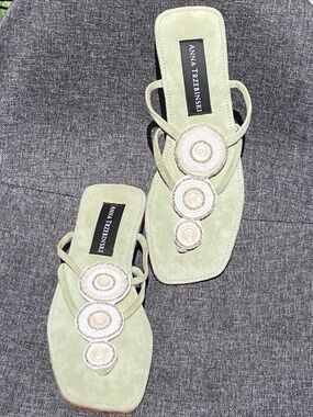 Anna Trzebiński NWOT Green Suede Beaded Nairobi Sandals EU 37 NARROW US 6.5, 7 N